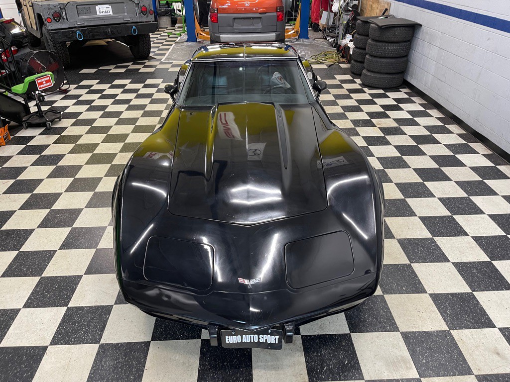 1977 Chevrolet Corvette Image 4
