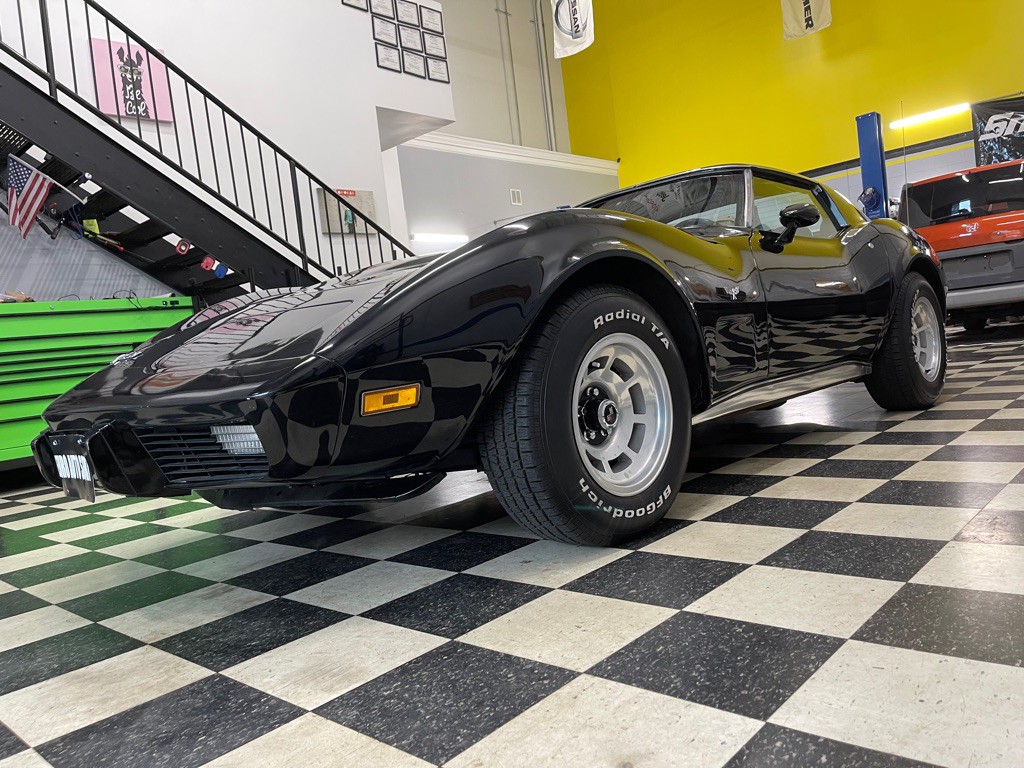 1977 Chevrolet Corvette Image 8
