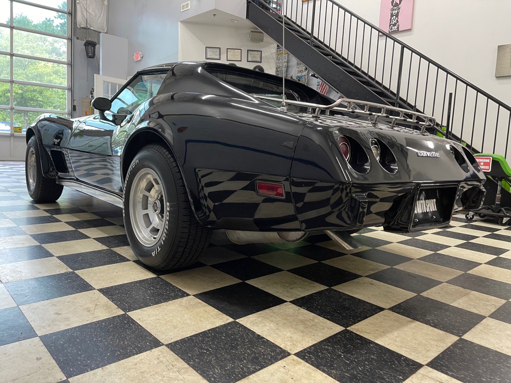 1977 Chevrolet Corvette Image 12