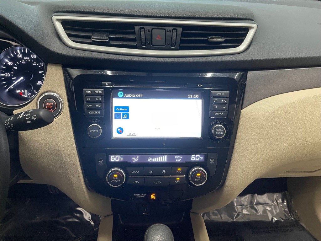 2016 Nissan Rogue Image 30