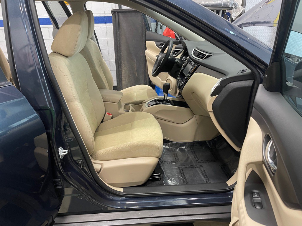 2016 Nissan Rogue Image 35