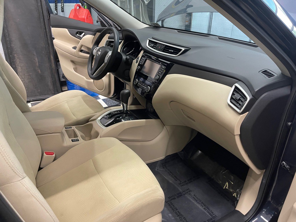 2016 Nissan Rogue Image 36