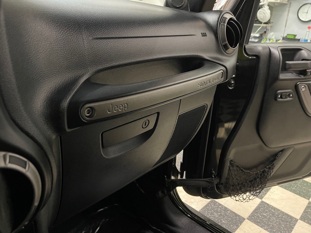 2011 Jeep Wrangler Unlimited Image 64