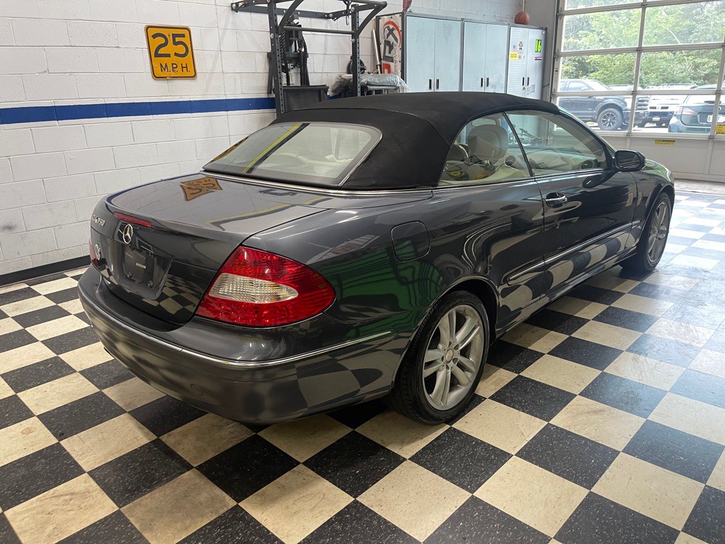 2008 Mercedes-Benz CLK-Class Image 14