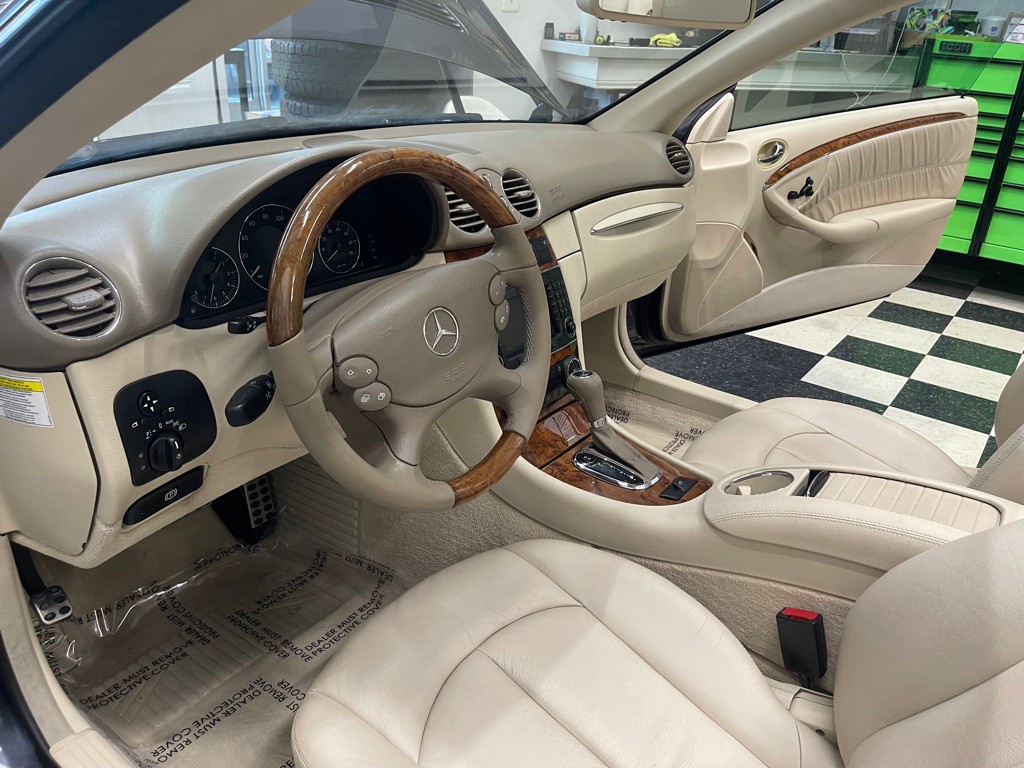 2008 Mercedes-Benz CLK-Class Image 25