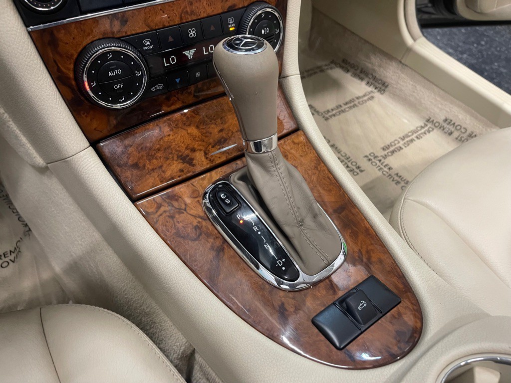2008 Mercedes-Benz CLK-Class Image 31