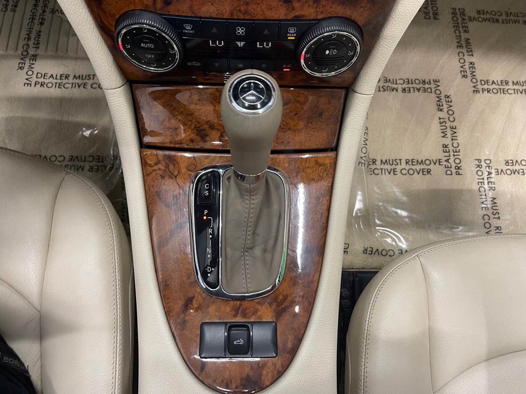2008 Mercedes-Benz CLK-Class Image 32
