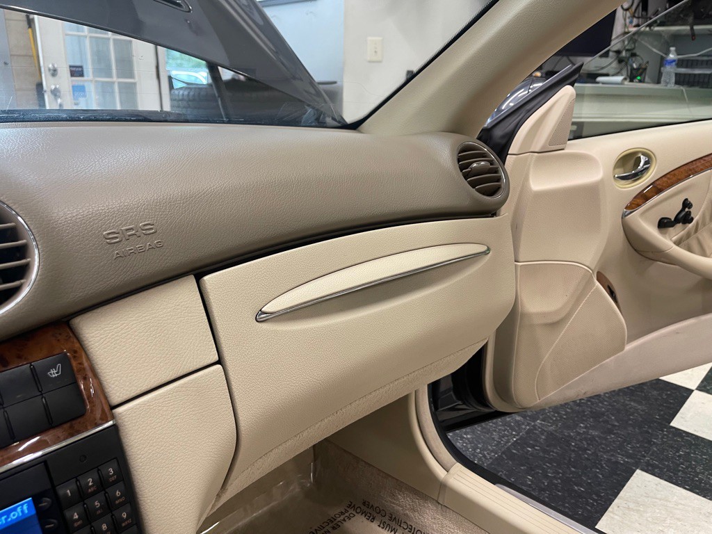 2008 Mercedes-Benz CLK-Class Image 35