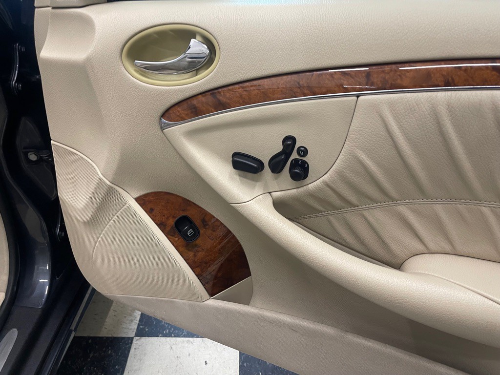 2008 Mercedes-Benz CLK-Class Image 40