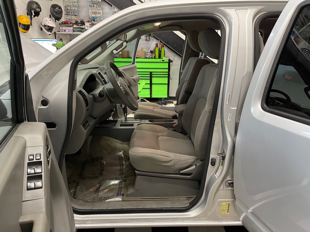 2013 Nissan Frontier Image 23