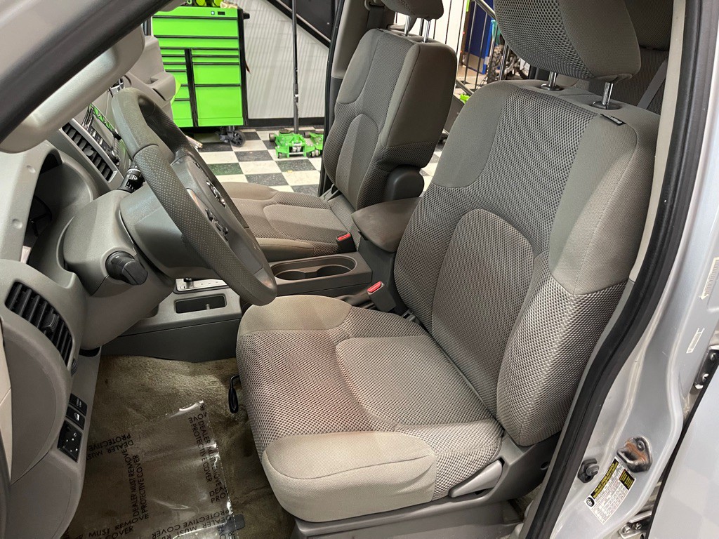 2013 Nissan Frontier Image 24