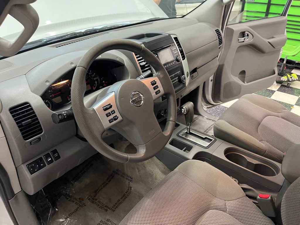 2013 Nissan Frontier Image 25