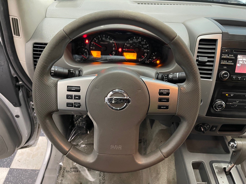 2013 Nissan Frontier Image 28