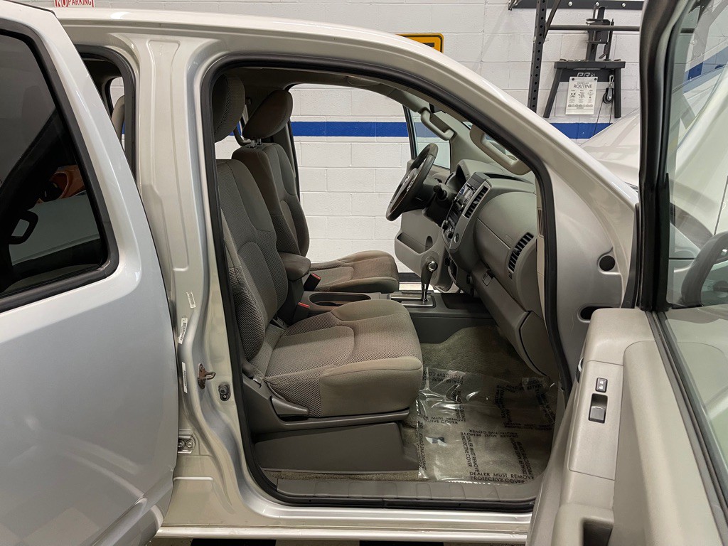 2013 Nissan Frontier Image 36