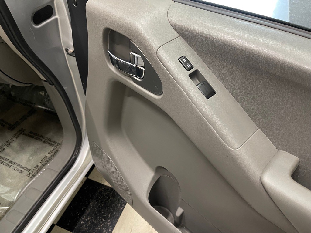 2013 Nissan Frontier Image 39