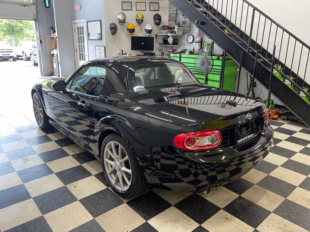 2011 Mazda MX-5 Miata Image 8