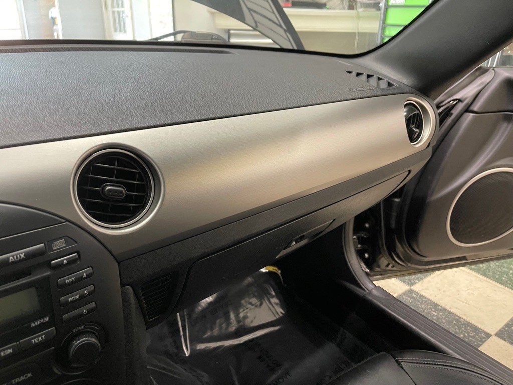 2011 Mazda MX-5 Miata Image 30