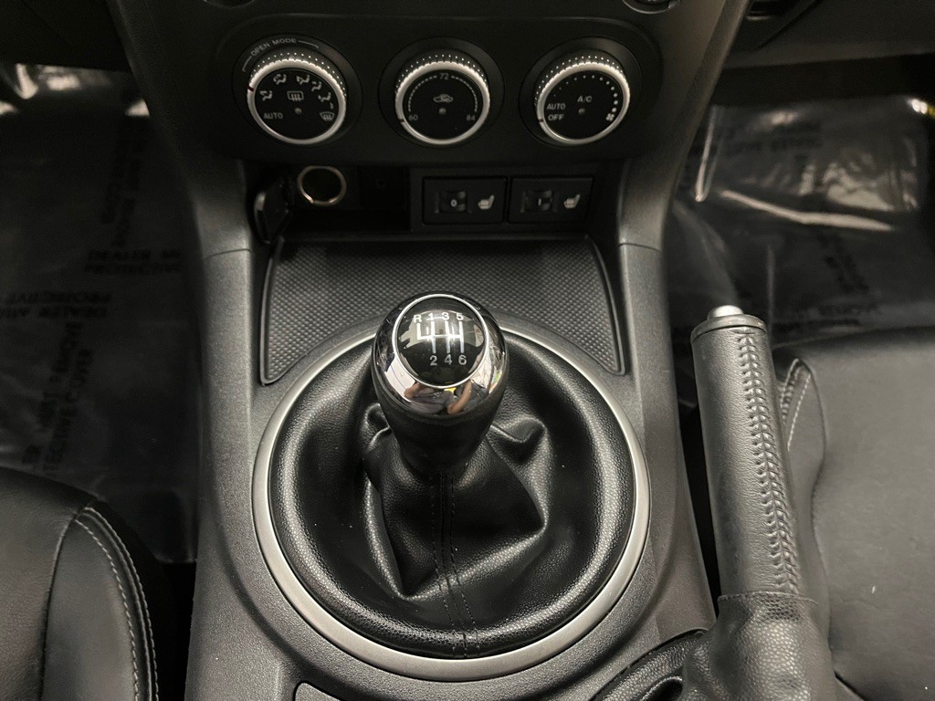 2011 Mazda MX-5 Miata Image 32