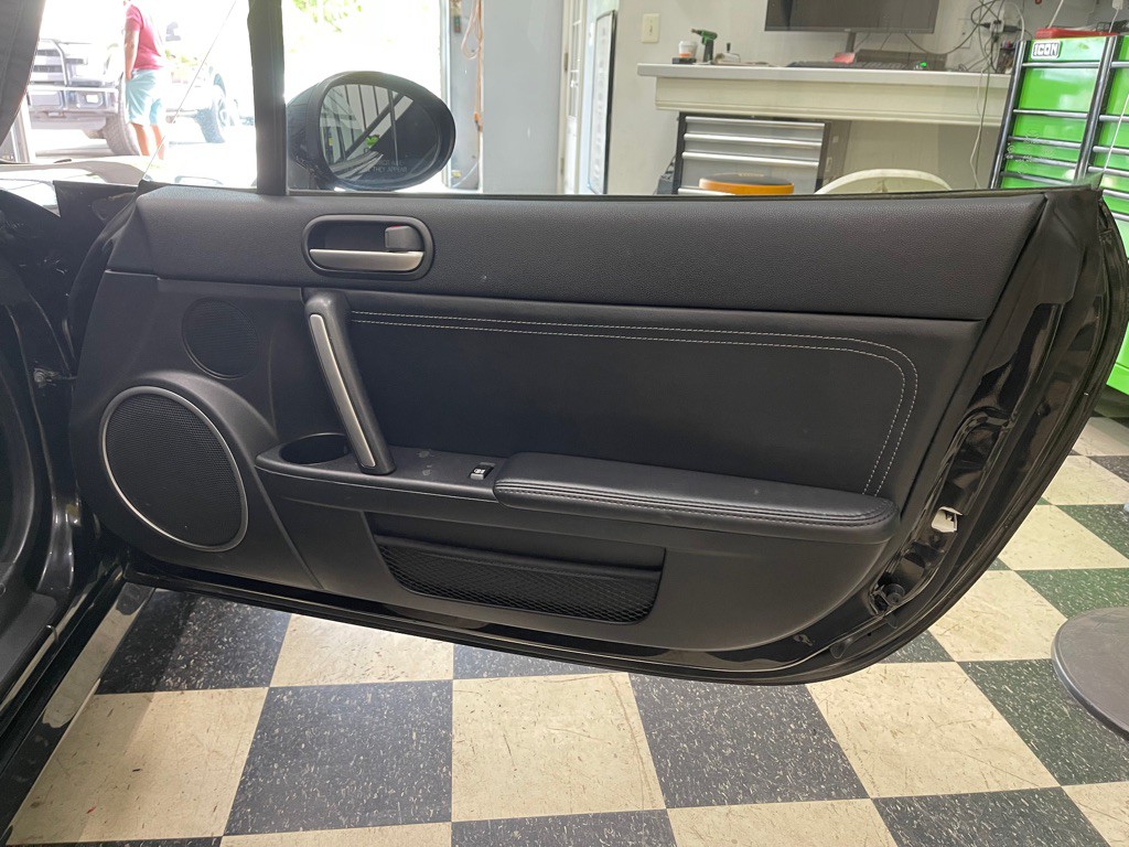 2011 Mazda MX-5 Miata Image 38