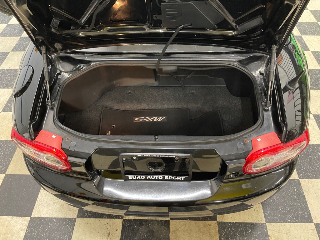 2011 Mazda MX-5 Miata Image 40