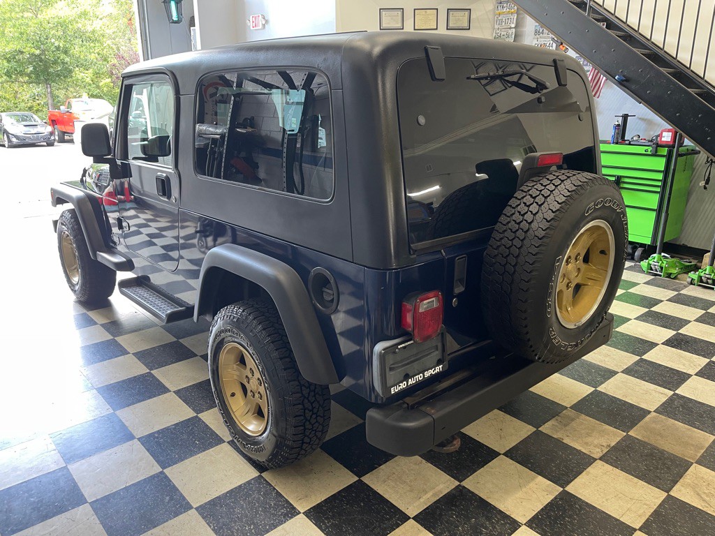 2004 Jeep Wrangler Image 8