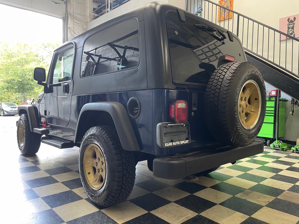 2004 Jeep Wrangler Image 9