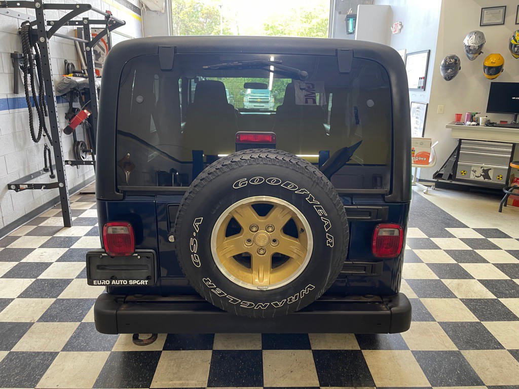 2004 Jeep Wrangler Image 11