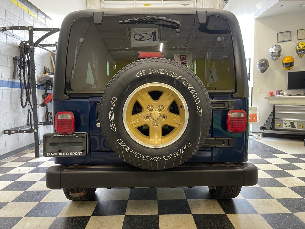 2004 Jeep Wrangler Image 12
