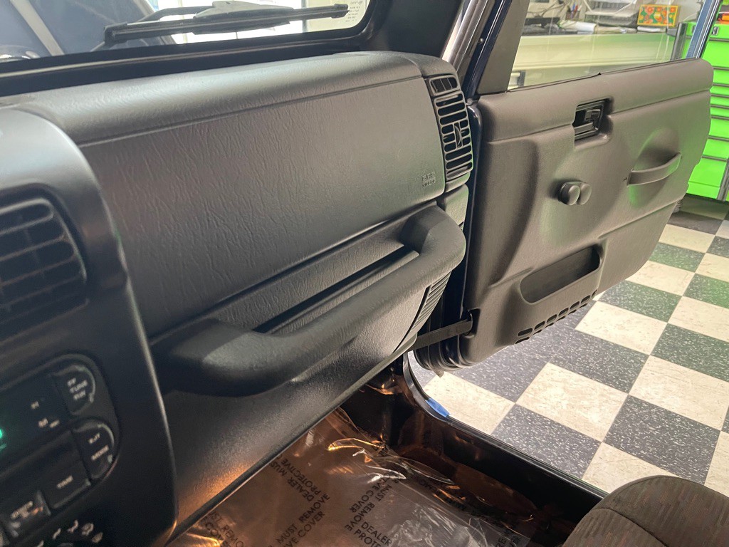 2004 Jeep Wrangler Image 37