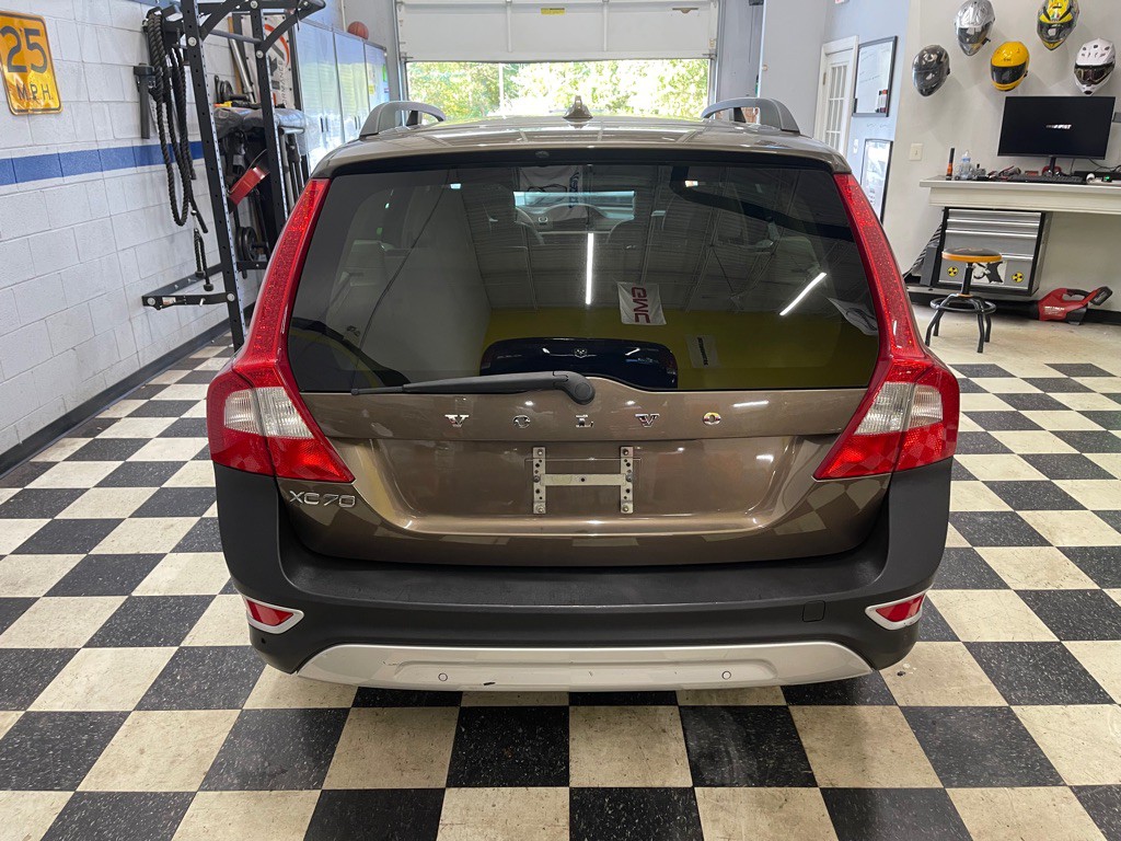 2013 Volvo XC70 Image 10