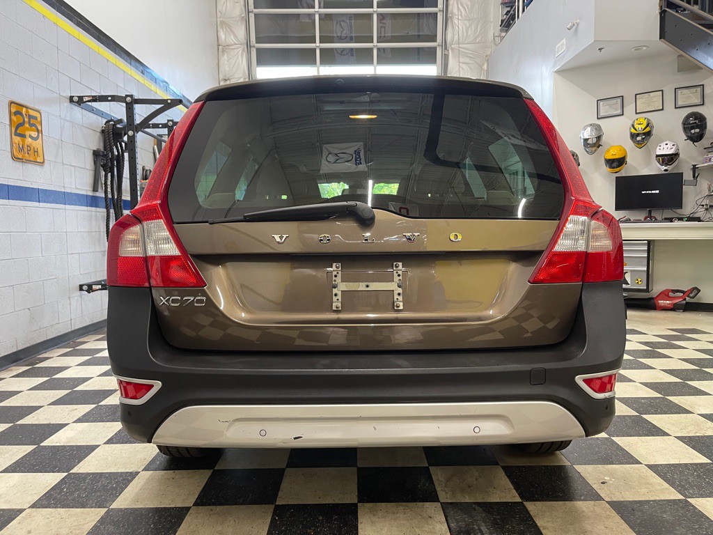 2013 Volvo XC70 Image 11