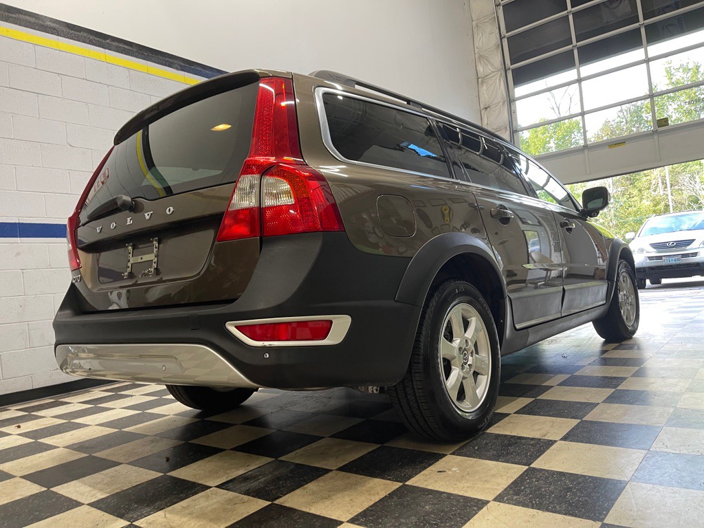 2013 Volvo XC70 Image 14