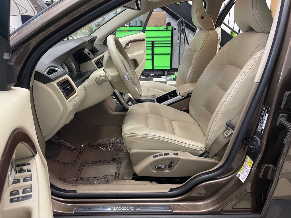 2013 Volvo XC70 Image 23
