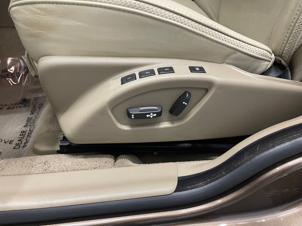 2013 Volvo XC70 Image 24