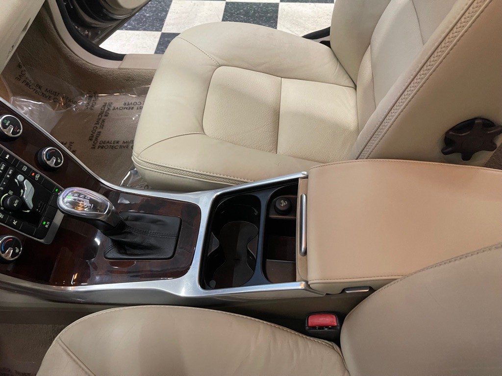 2013 Volvo XC70 Image 31