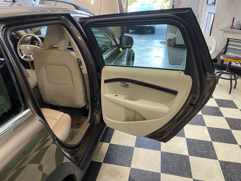 2013 Volvo XC70 Image 41