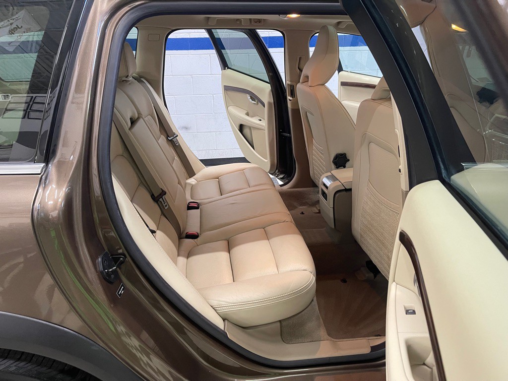 2013 Volvo XC70 Image 42