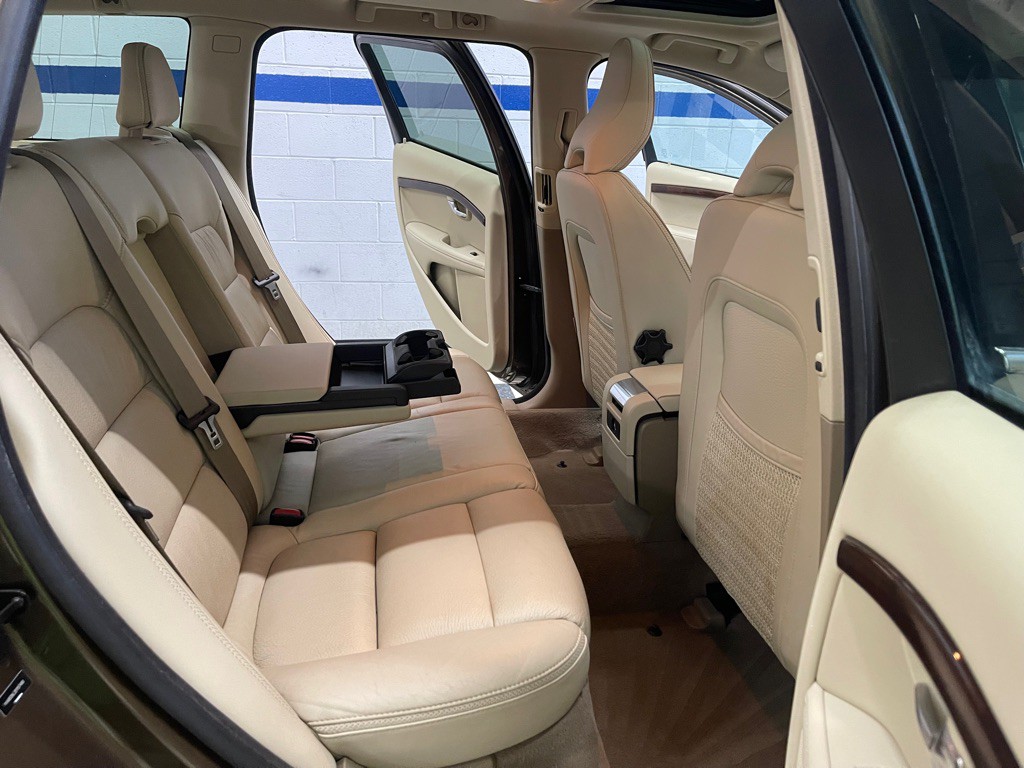 2013 Volvo XC70 Image 43