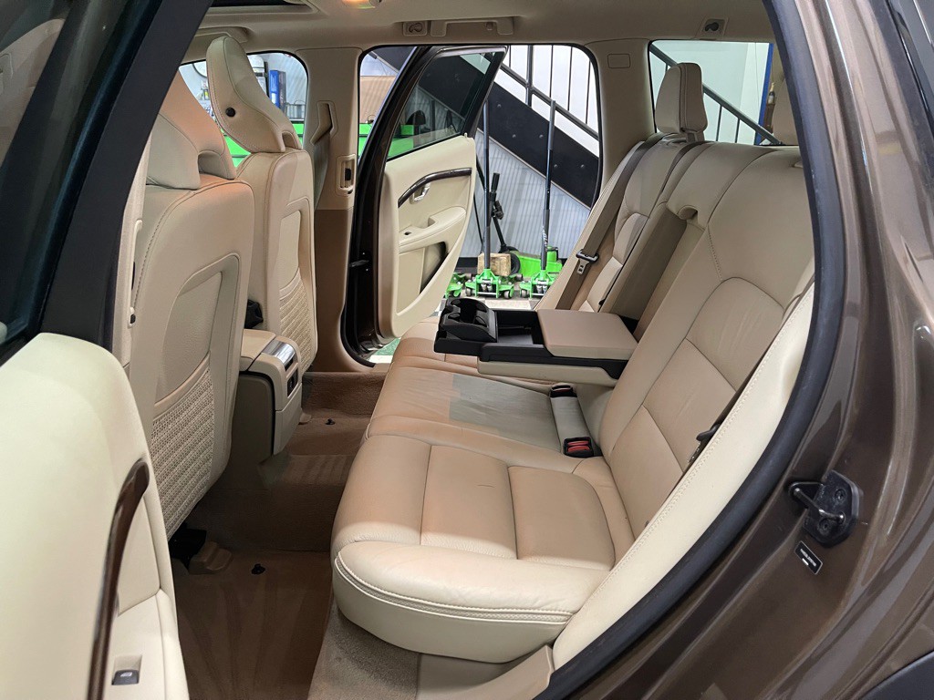 2013 Volvo XC70 Image 45