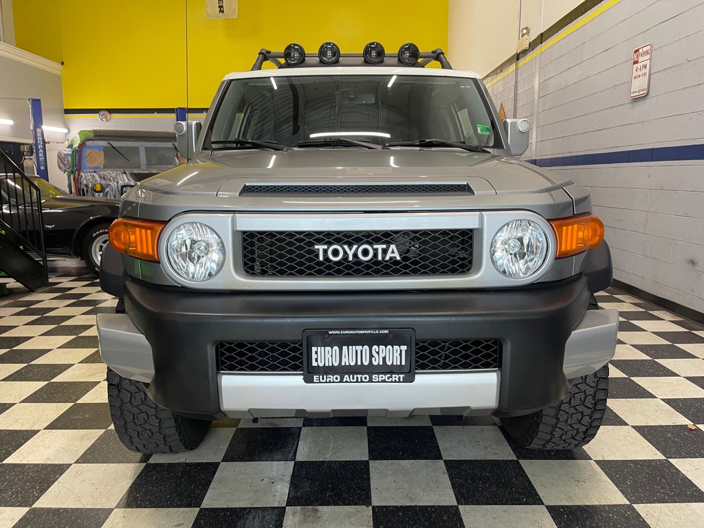 2010 Toyota FJ Cruiser Image 3