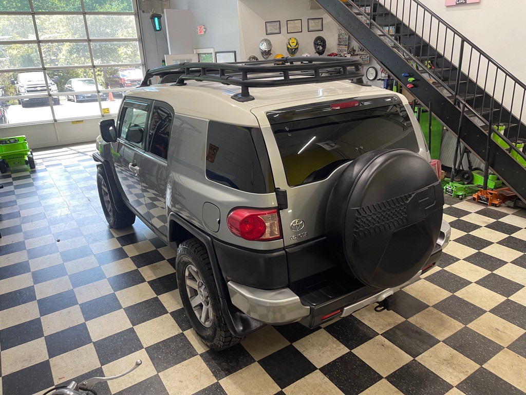 2010 Toyota FJ Cruiser Image 8