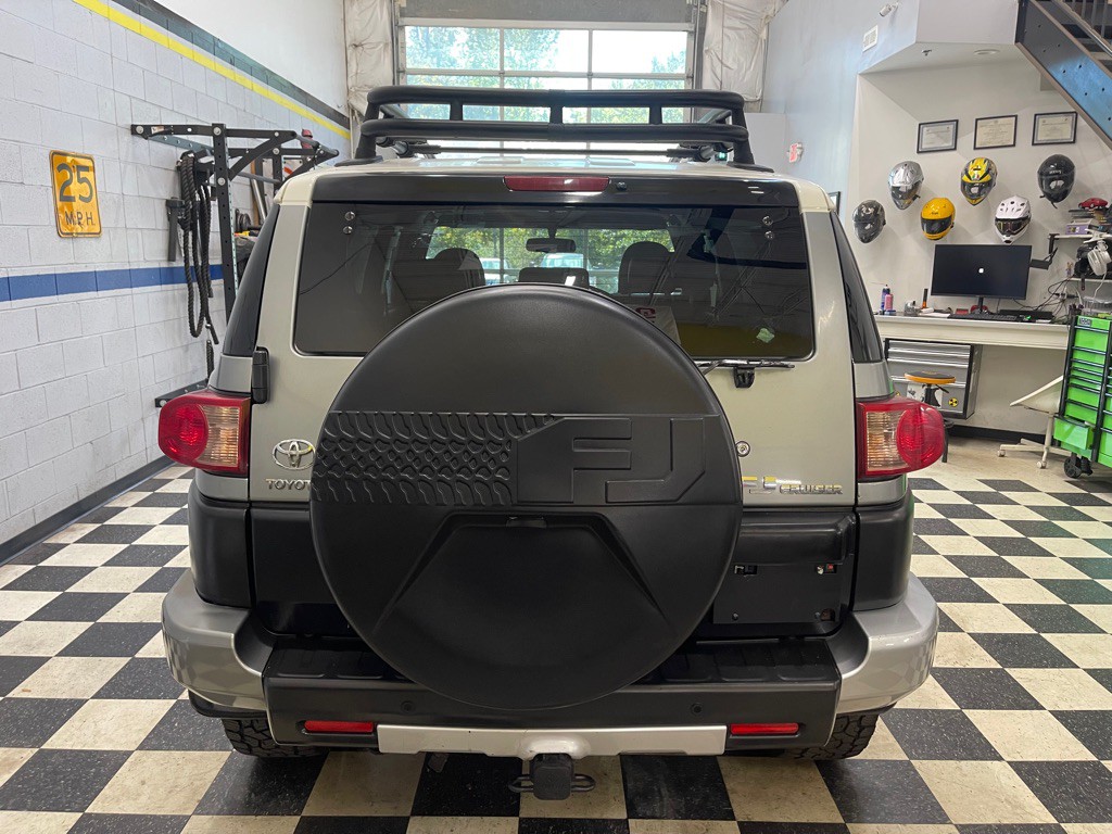 2010 Toyota FJ Cruiser Image 12