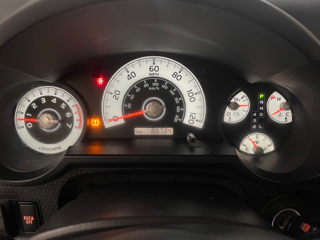 2010 Toyota FJ Cruiser Image 29