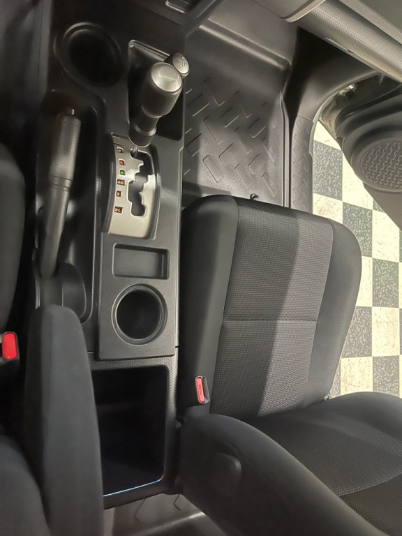 2010 Toyota FJ Cruiser Image 39