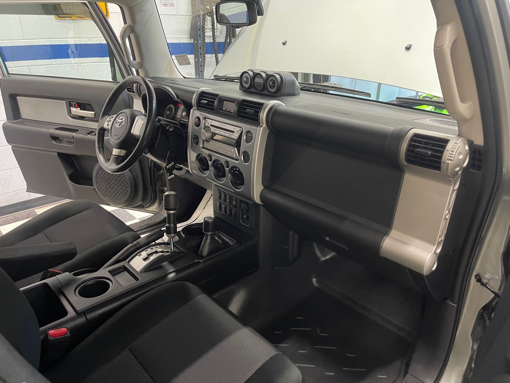 2010 Toyota FJ Cruiser Image 44
