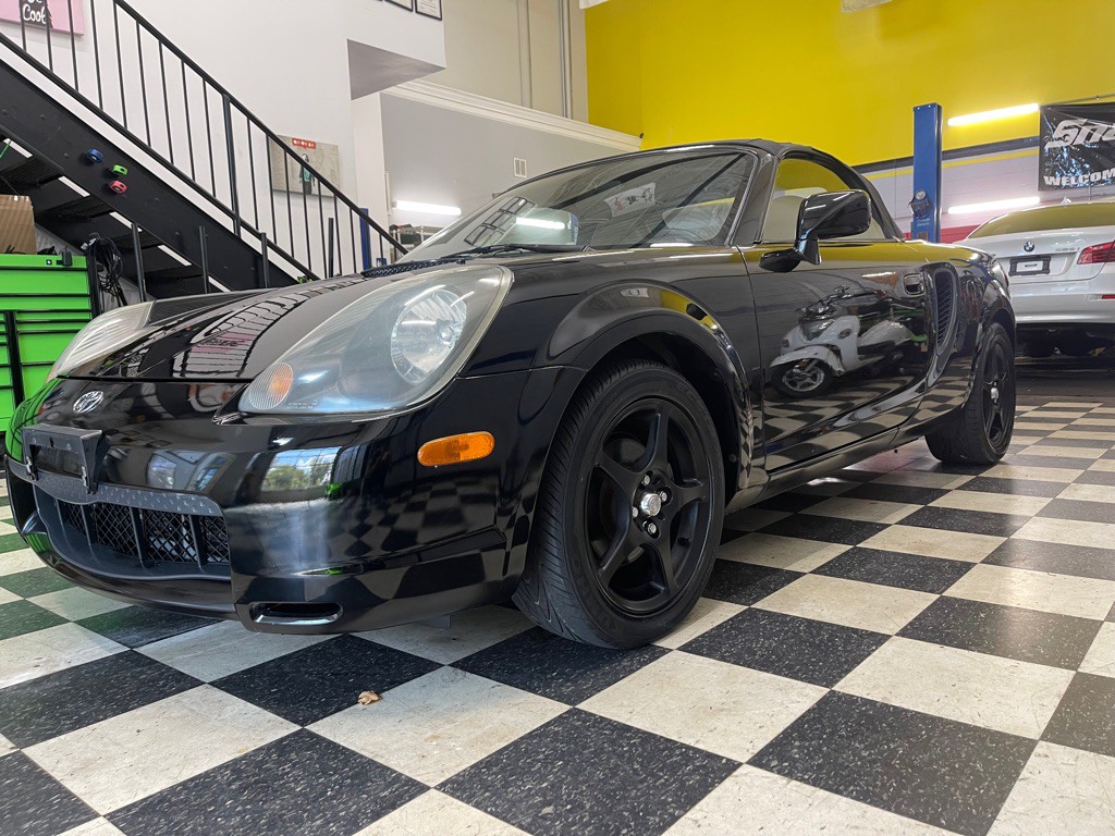 2002 Toyota MR2 Image 6