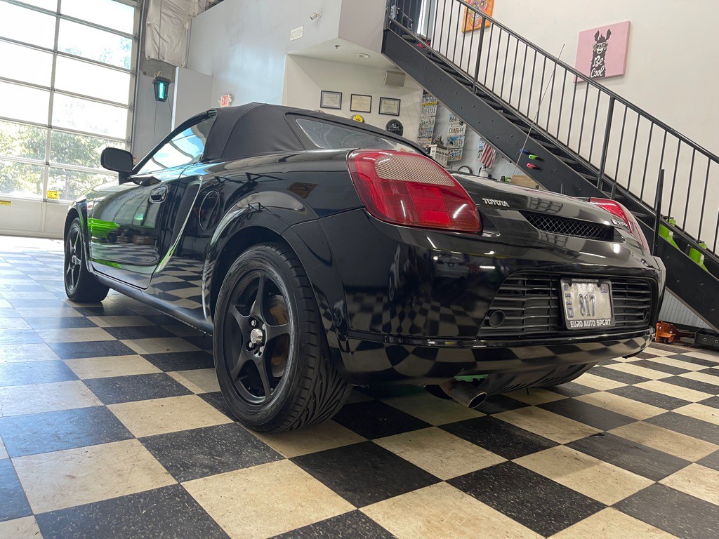 2002 Toyota MR2 Image 9