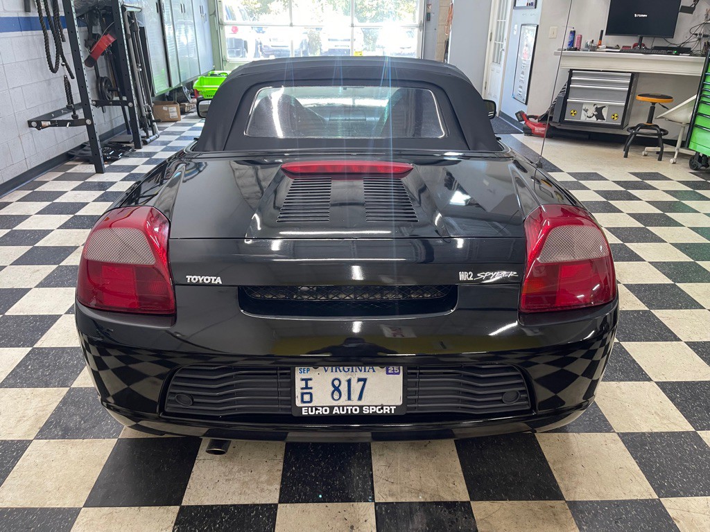 2002 Toyota MR2 Image 11