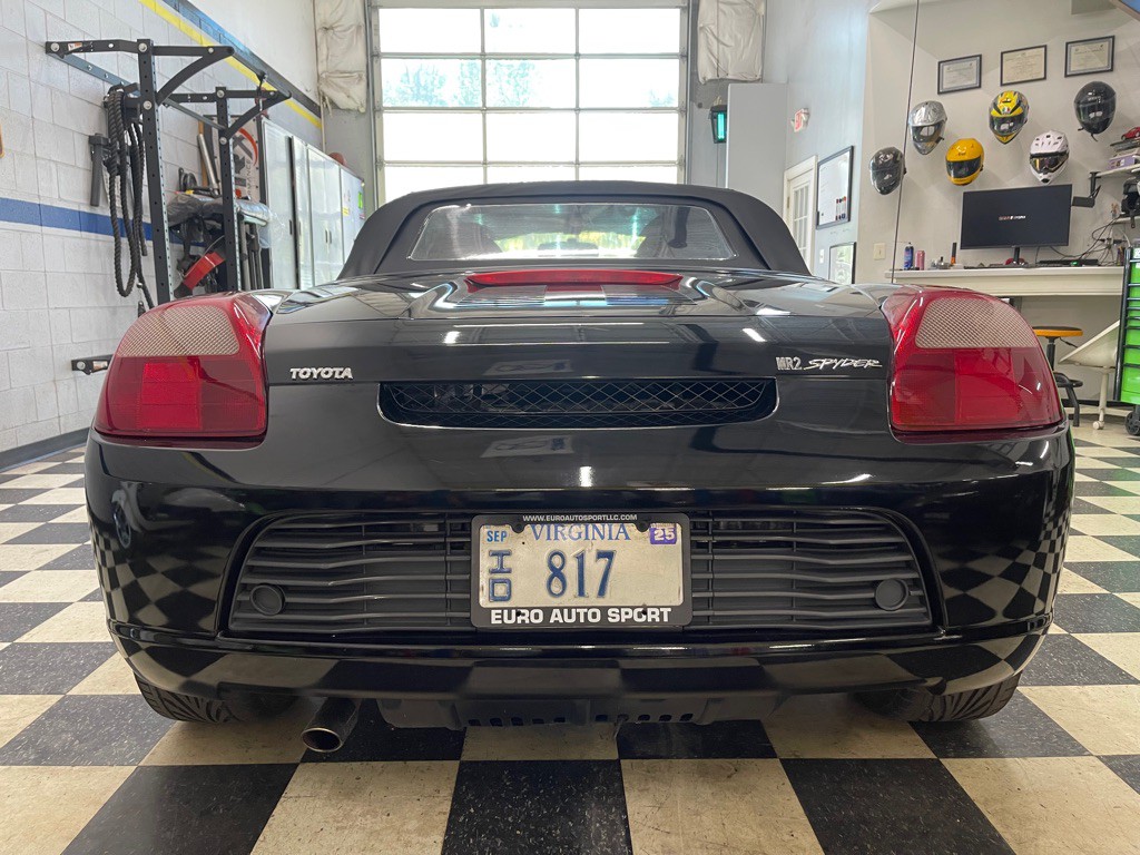 2002 Toyota MR2 Image 12