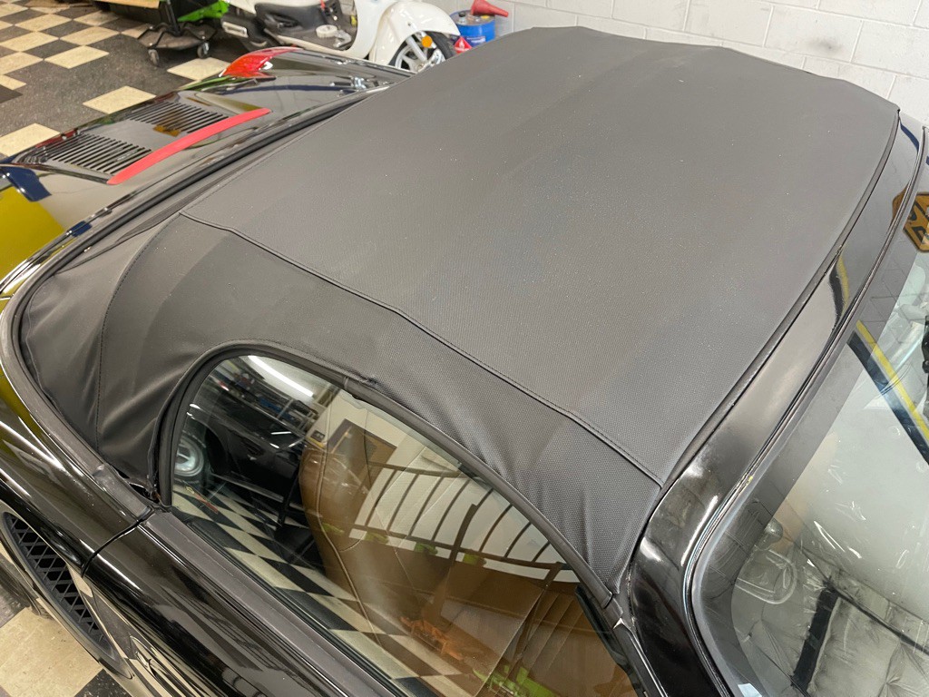 2002 Toyota MR2 Image 19